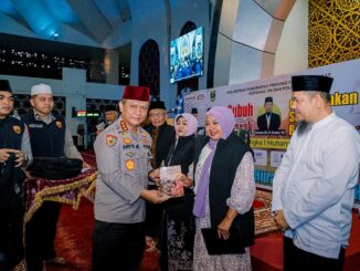 Dosen UM Sumatera Barat Luncurkan Buku Pendidikan Agama dan Culture Policing untuk Penguatan Karakter Keluarga Polri