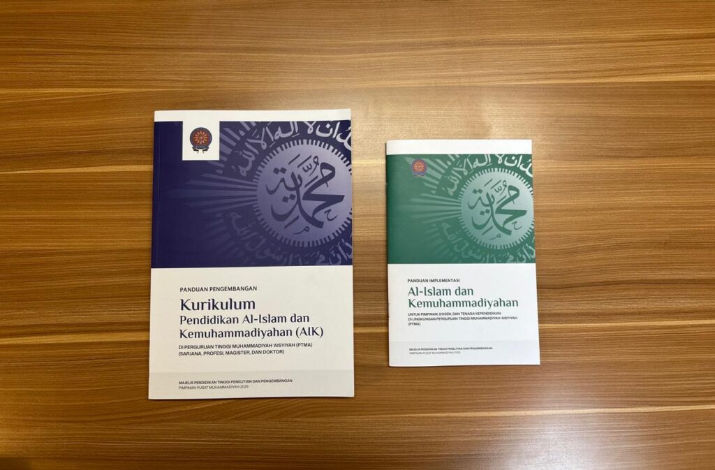 Buku Panduan Pengembangan Kurikulum Pendidikan AIK dan Buku Panduan Implementasi AIK