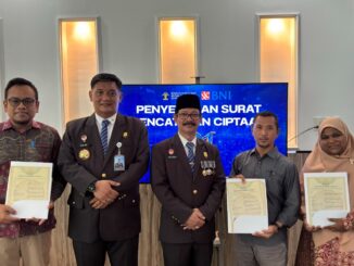 Dorong Ekosistem Riset, Tiga Dosen Unmuha Terima Sertifikat Hak Cipta