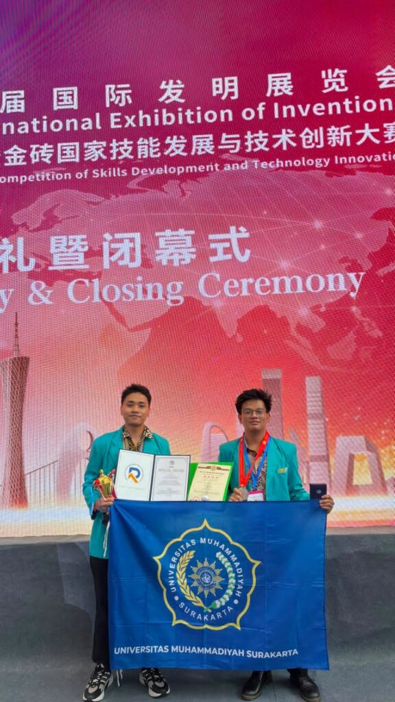 Inovasi Panel Dinding dari Limbah, Mahasiswa Arsitektur UMS Raih Medali Perak di China