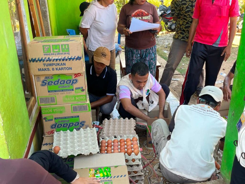 KKN AB UAD Kawal Pendataan hingga Distribusi Bantuan Korban Gempa