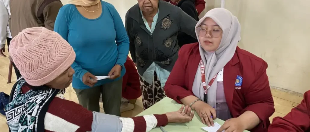 KKN-P UMSIDA Edukasi Warga Ngadiwono Cegah ISPA dan Kendalikan Hipertensi