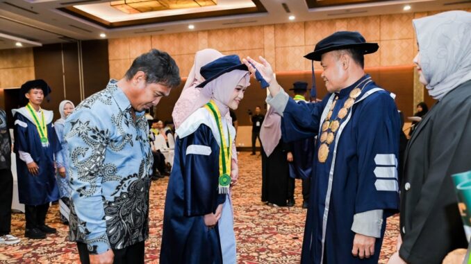 UMPR Wisudakan 340 Lulusan, Didorong Siap Hadapi Tantangan Global dan Ciptakan Peluang