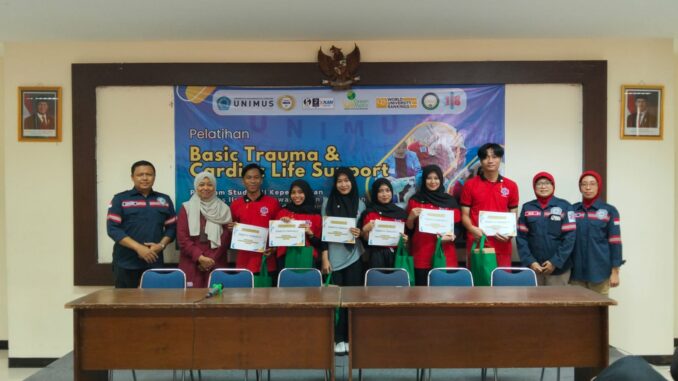 UNIMUS Perkuat Kompetensi Kegawatdaruratan Mahasiswa Keperawatan melalui BTCLS 118