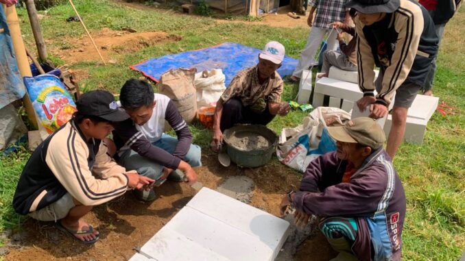 KKN Umsida Hadirkan Incinerator sebagai Alternatif Pengelolaan Sampah Warga di Dataran Tinggi
