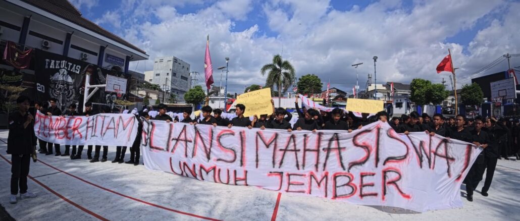 PKKPIMB 2026, Unmuh Jember Ajak Mahasiswa Baru Belajar Berdemokrasi lewat Simulasi Demo