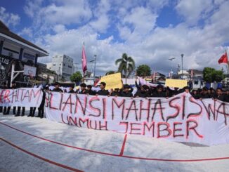 PKKPIMB 2026, Unmuh Jember Ajak Mahasiswa Baru Belajar Berdemokrasi lewat Simulasi Demo