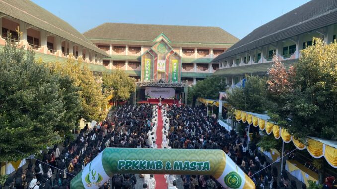 Tutup PPKKMB dan Masta 2026, Rektor UMPWR Ajak Mahasiswa Bertumbuh dan Berkarya