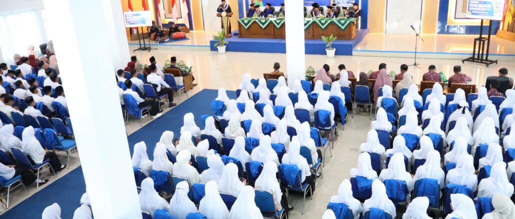 UIAD Sinjai Kukuhkan 305 Mahasiswa Baru, Tekankan Kebanggaan terhadap Almamater