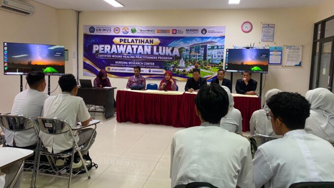 UNIMUS Perkuat Kesiapan Klinis Mahasiswa Keperawatan melalui Pelatihan Perawatan Luka