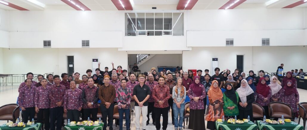 Umsura dan Singapore Polytechnic Kembangkan Inovasi untuk UMKM Pecel Semanggi dan Peternakan Ayam