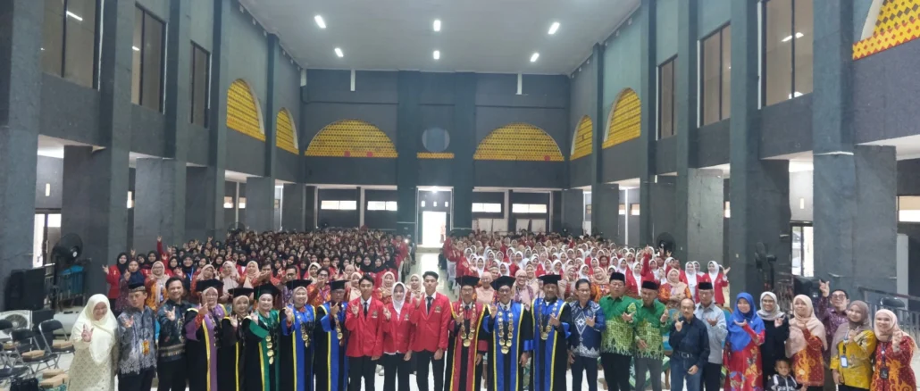 Universitas Muhammadiyah Sampit Kukuhkan 290 Mahasiswa Baru, Tekankan Budaya Akademik