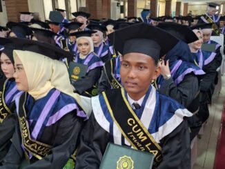 Jualan Nasi Goreng Sejak SMP, Irwan Lulus Cumlaude dari UMPP