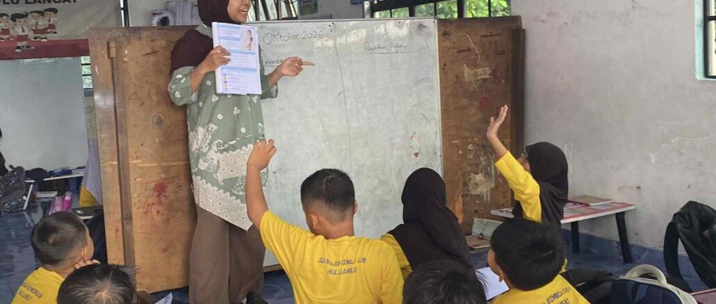 Mahasiswa Umsida Kenalkan Budaya Indonesia kepada Anak Pekerja Migran di Malaysia