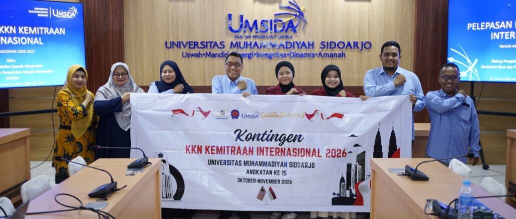 Umsida Berangkatkan Dua Mahasiswi untuk KKN Internasional di Malaysia