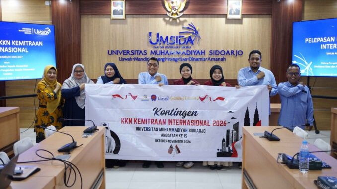 Umsida Berangkatkan Dua Mahasiswi untuk KKN Internasional di Malaysia